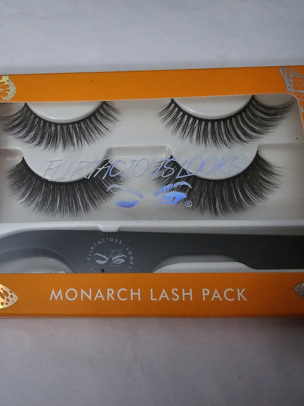 Flirtacious Looks Monarch Lash Pack – 2 Pairs Lashes + Applicator – NEW